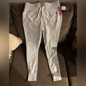 🎉 BUNDLE CHAMPION JOGGER SWEATS AND CHAMPION SHORTS SIZE MEDIUM